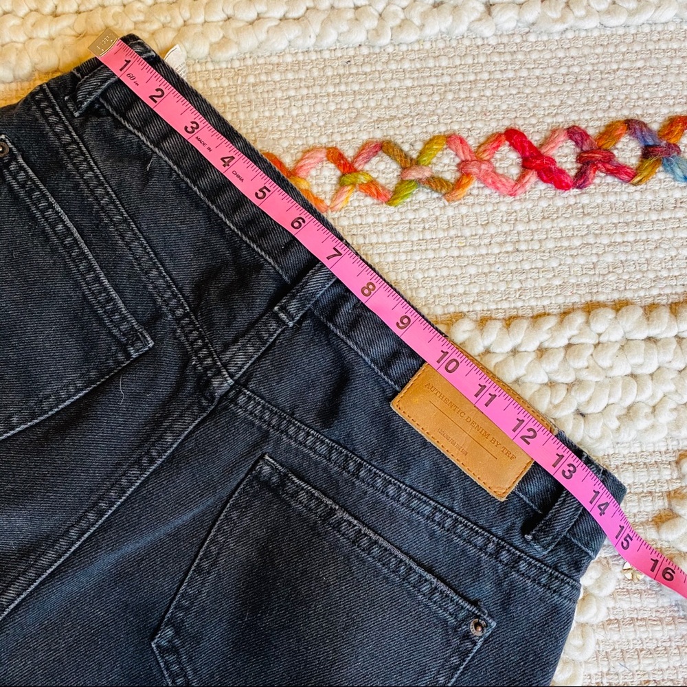 Sold ZARA Black High Rise Frayed Hem Denim Shorts - Picture 10 of 11